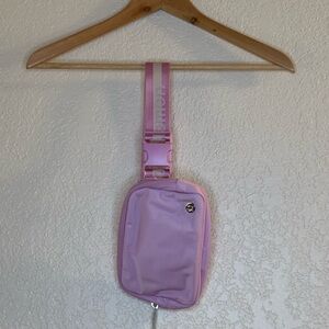 Lululemon Everywhere Belt Bag